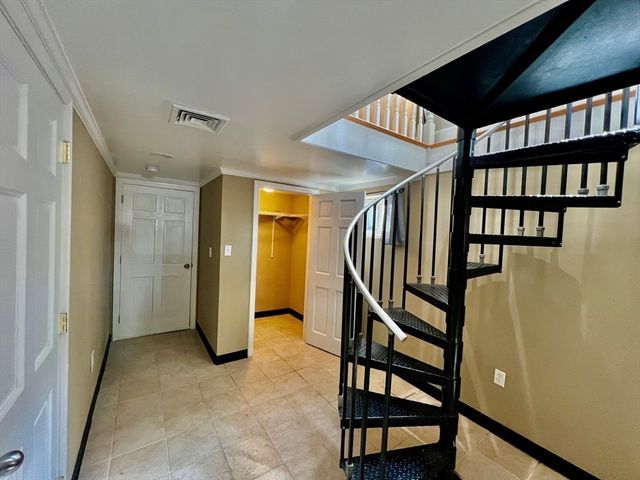 18 Rice Street 1, Cambridge, MA 02140