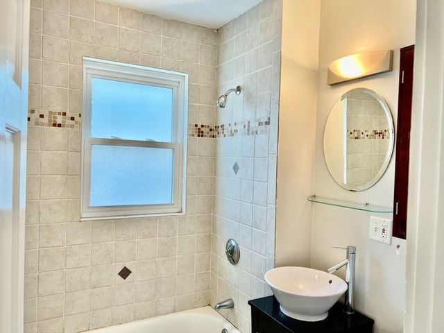 18 Rice Street 1, Cambridge, MA 02140
