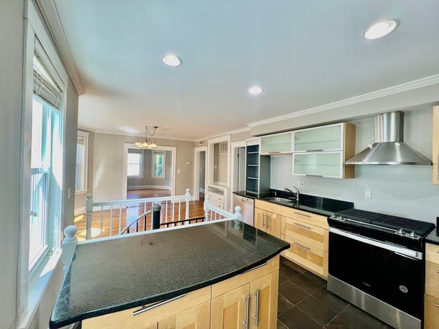 18 Rice Street 1, Cambridge, MA 02140