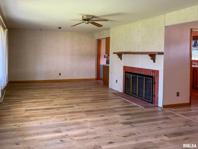615 W HICKORY Street, Chillicothe, IL 61523