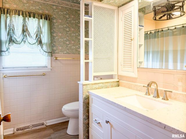615 W HICKORY Street, Chillicothe, IL 61523