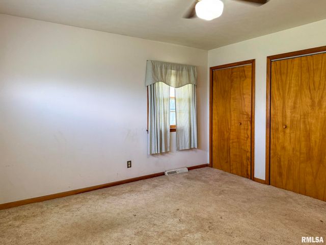 615 W HICKORY Street, Chillicothe, IL 61523