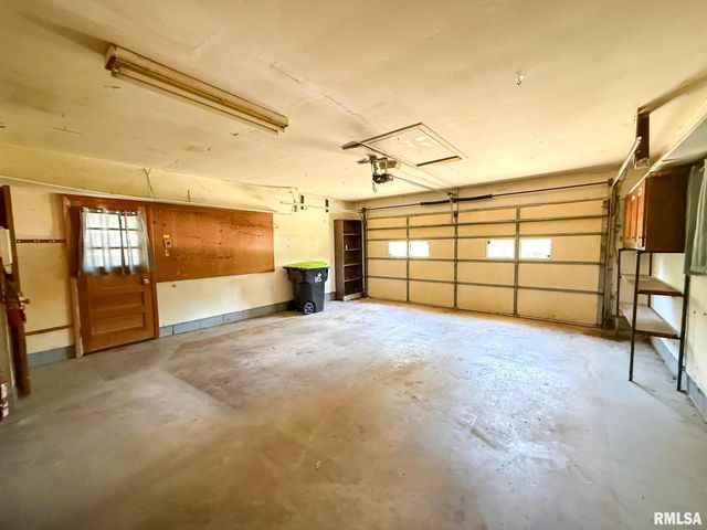 615 W HICKORY Street, Chillicothe, IL 61523