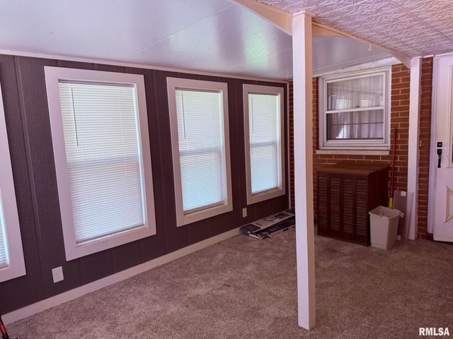 615 W HICKORY Street, Chillicothe, IL 61523
