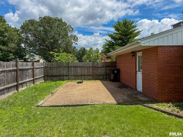 615 W HICKORY Street, Chillicothe, IL 61523