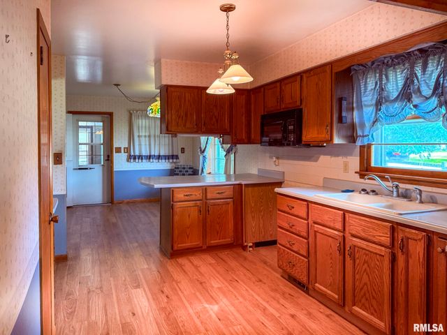 615 W HICKORY Street, Chillicothe, IL 61523