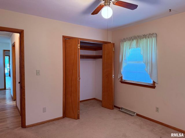 615 W HICKORY Street, Chillicothe, IL 61523