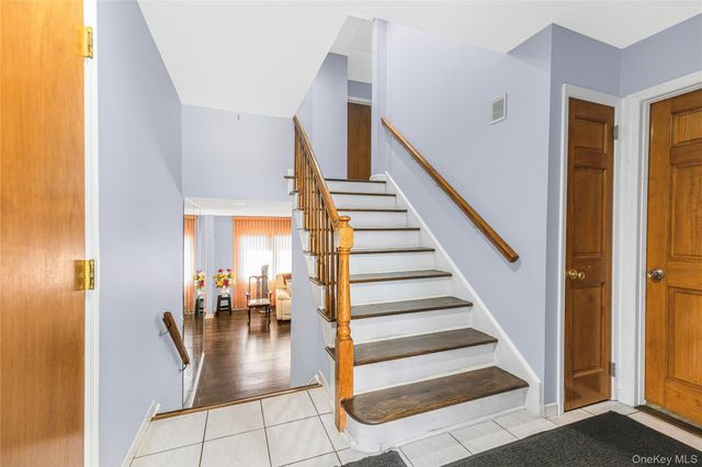 25 Jody Lane, Yonkers, NY 10701