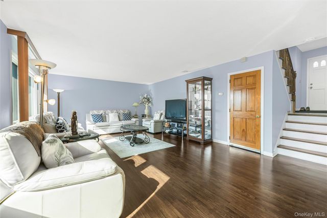 25 Jody Lane, Yonkers, NY 10701