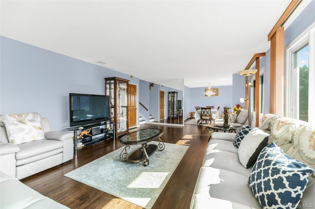 25 Jody Lane, Yonkers, NY 10701
