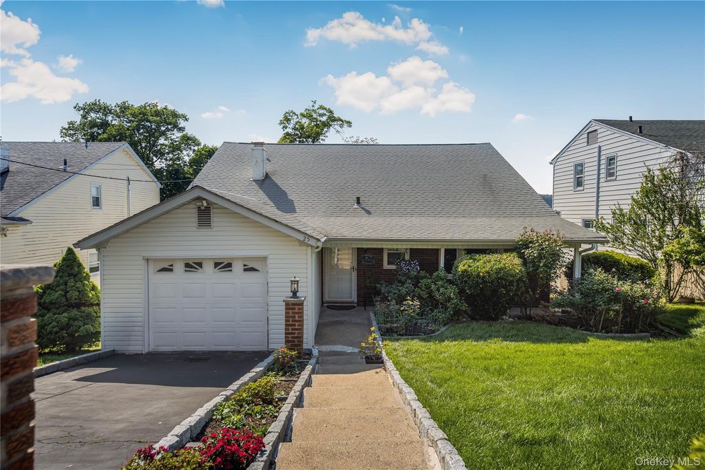 25 Jody Lane, Yonkers, NY 10701