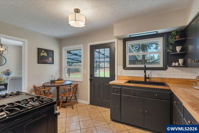 3343 Lawrence St SE, Salem, OR 97302