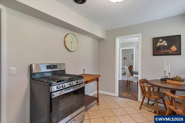 3343 Lawrence St SE, Salem, OR 97302