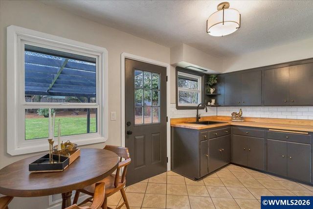 3343 Lawrence St SE, Salem, OR 97302