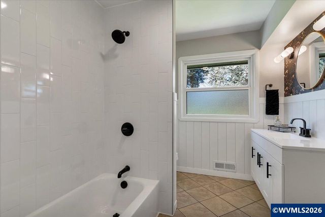 3343 Lawrence St SE, Salem, OR 97302