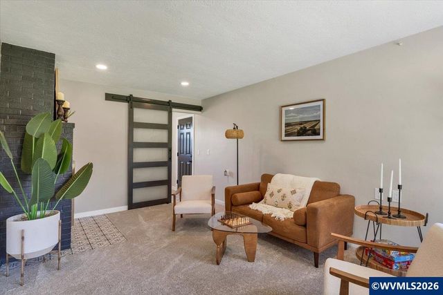 3343 Lawrence St SE, Salem, OR 97302