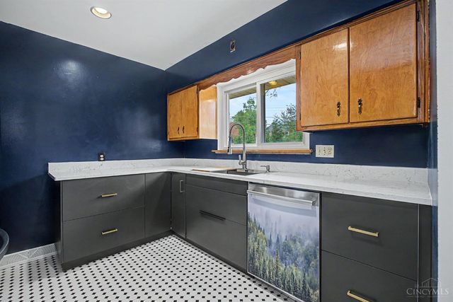 93 Julep Lane, Greenhills, OH 45218