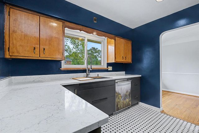 93 Julep Lane, Greenhills, OH 45218