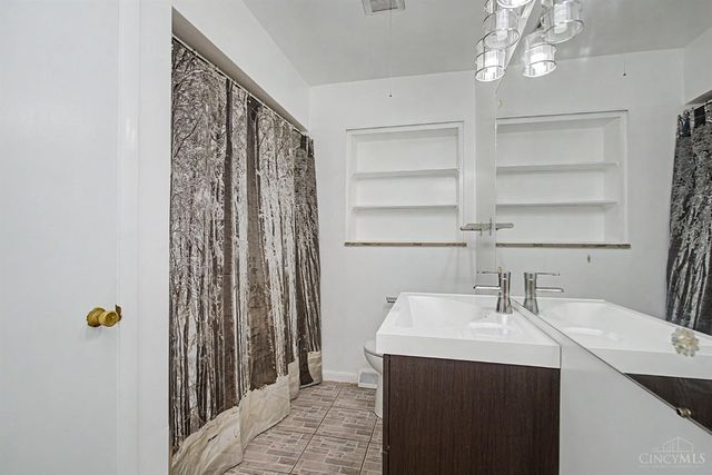 93 Julep Lane, Greenhills, OH 45218