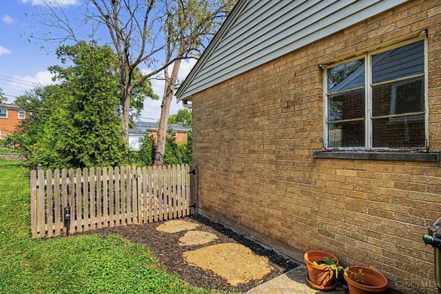 93 Julep Lane, Greenhills, OH 45218