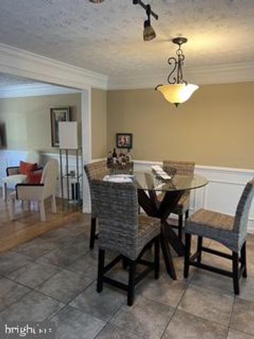 5951 SURREY SERVICE DR, District Heights, MD 20747