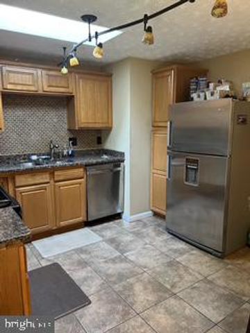 5951 SURREY SERVICE DR, District Heights, MD 20747