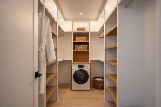 4214 Deepwoods DR, Austin, TX 78731