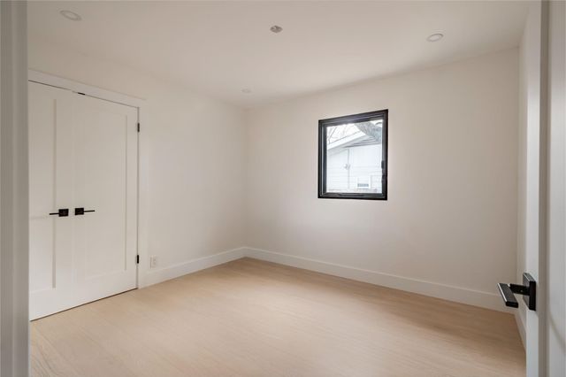 4214 Deepwoods DR, Austin, TX 78731