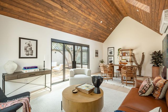 4214 Deepwoods DR, Austin, TX 78731