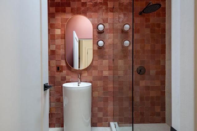 4214 Deepwoods DR, Austin, TX 78731