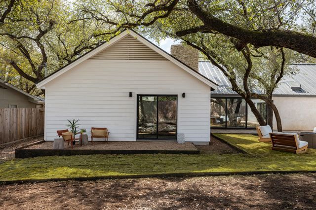 4214 Deepwoods DR, Austin, TX 78731