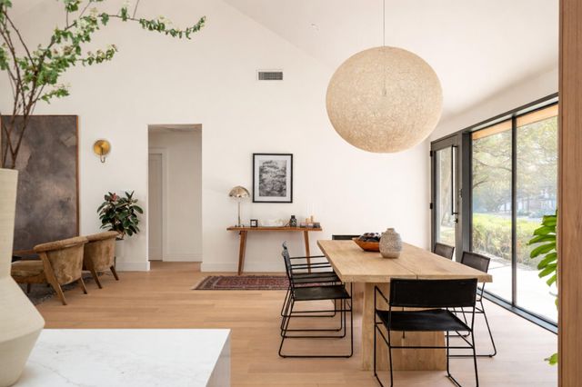 4214 Deepwoods DR, Austin, TX 78731