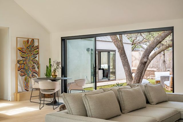 4214 Deepwoods DR, Austin, TX 78731