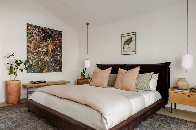 4214 Deepwoods DR, Austin, TX 78731