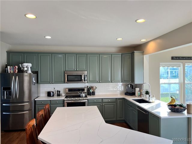 6410 Beach Drive, Lockport Town, NY 14094