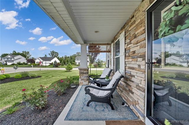 6410 Beach Drive, Lockport Town, NY 14094