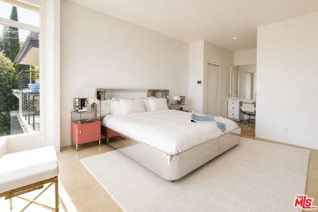 8292 Hollywood Boulevard, Los Angeles, CA 90069