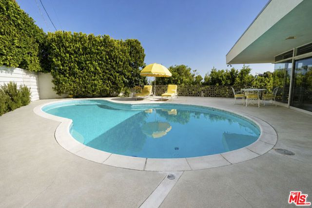 8292 Hollywood Boulevard, Los Angeles, CA 90069