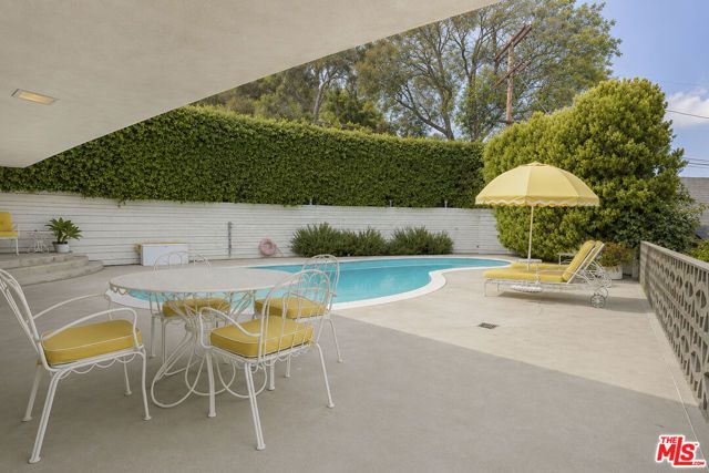 8292 Hollywood Boulevard, Los Angeles, CA 90069