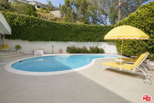 8292 Hollywood Boulevard, Los Angeles, CA 90069