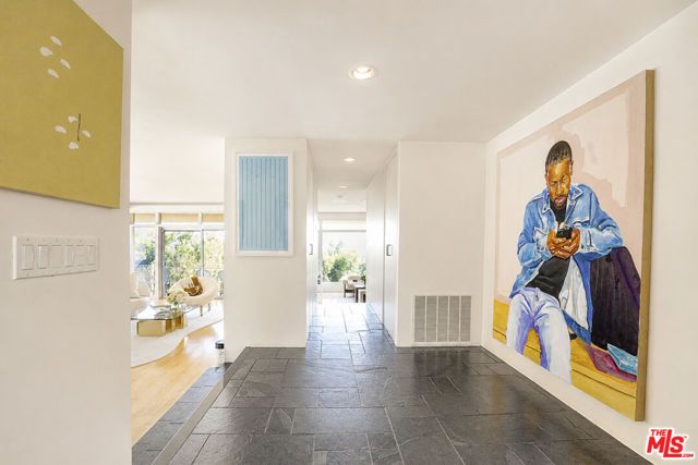 8292 Hollywood Boulevard, Los Angeles, CA 90069