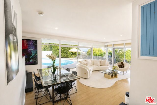 8292 Hollywood Boulevard, Los Angeles, CA 90069