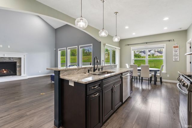2776 Pine Cone Lane, Warsaw, IN 46582