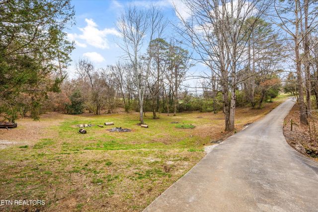 3031 Shadow Brook Drive, Maryville, TN 37803