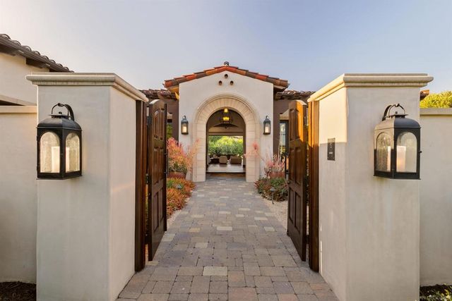 6336 El Sicomoro, Rancho Santa Fe, CA 92067