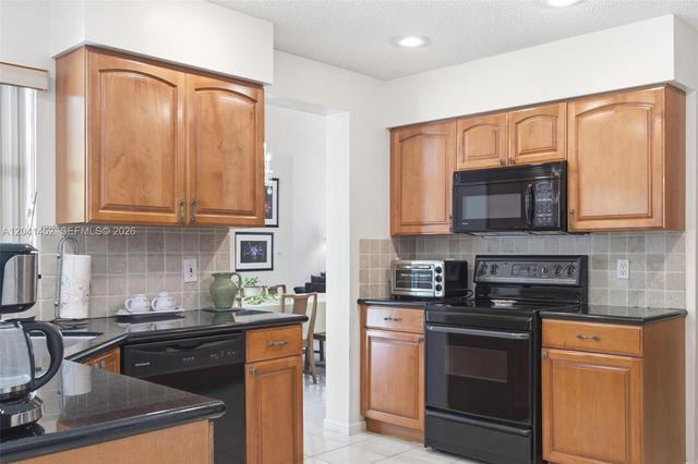 10431 NW 48th Mnr, Coral Springs, FL 33076