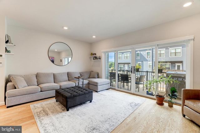 4418 FAIR LAKES CT, Fairfax, VA 22033