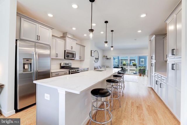 4418 FAIR LAKES CT, Fairfax, VA 22033