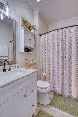 3213 Roselawn Drive, Evansville, IN 47711
