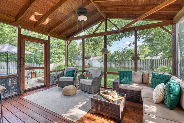 3213 Roselawn Drive, Evansville, IN 47711